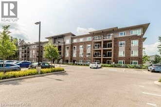 Building Photo - 456 Lorne Ave W