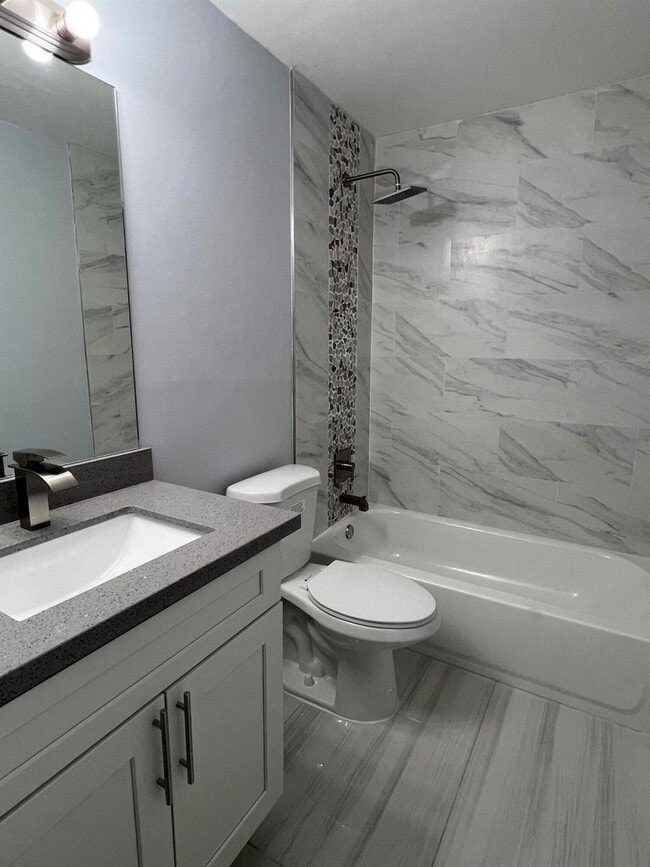 Foto del edificio - 4404 Treasure Cove Dr