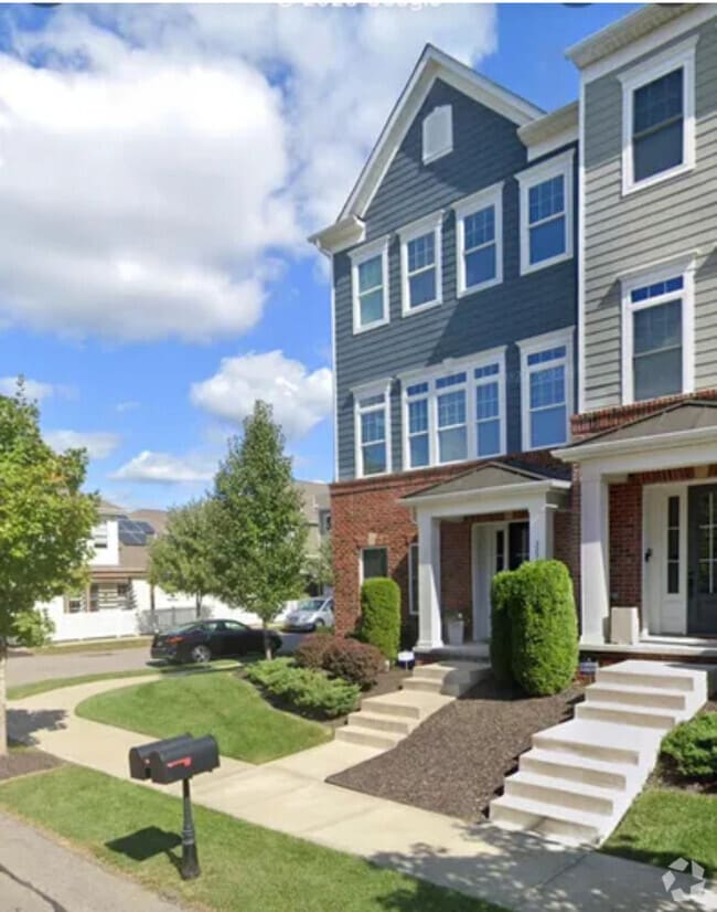 Building Photo - 323 Osona Ln