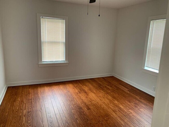 Foto del edificio - 1104 E 26th St