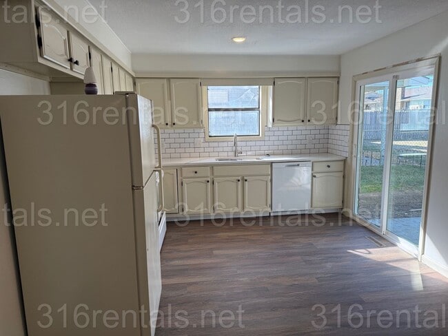 Foto del edificio - 3113-3115 S Bunker