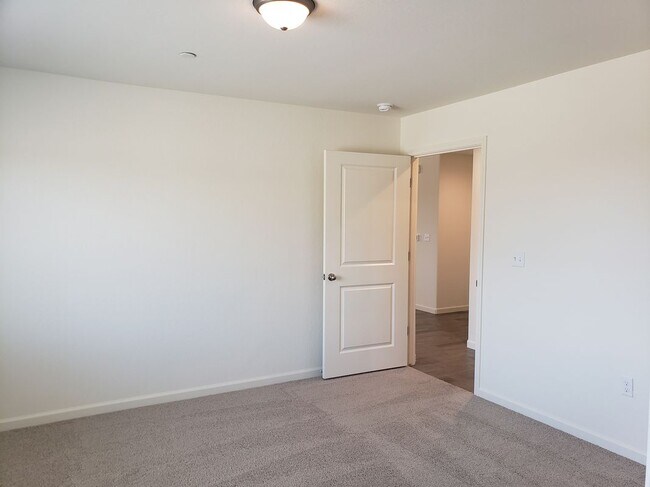Foto del edificio - 2327 N Chateau Wy