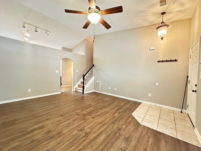 Foto del edificio - COMING SOON! Beautiful 3 Bed, 2.5 Bath Hom...