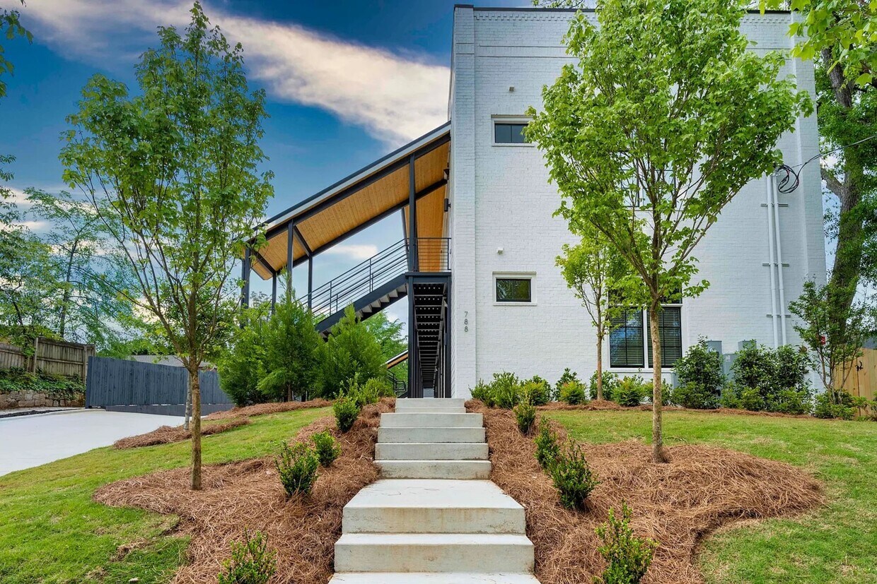 788 Bonaventure Ave NE Unit 5.1347326, Atlanta, GA 30306 Room for