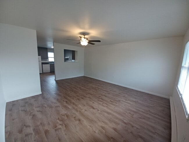 Building Photo - 2 Bedroom 1 Bathroom Apartment in Elizabethtown!