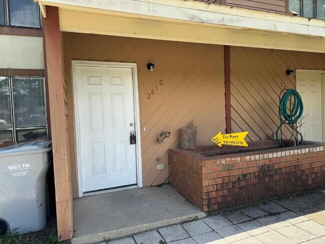 Building Photo - 2810 Villa Woods Cir