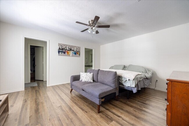 Foto del edificio - 1405 Ivywood Dr