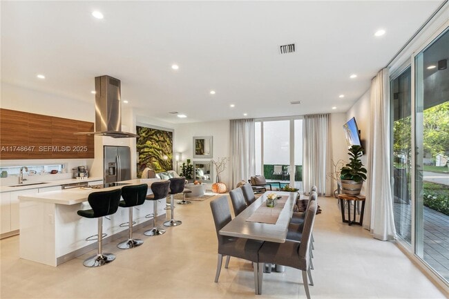 Building Photo - 3580 SW 23rd St