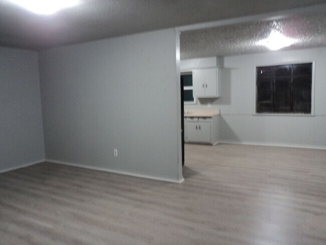 Foto del edificio - 1215 SW E Ave Lawton Ok, 73501