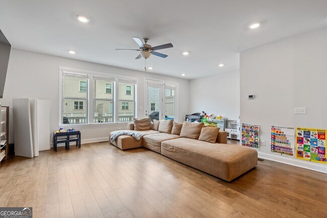 Building Photo - 2513 Great Silver Fir Aly