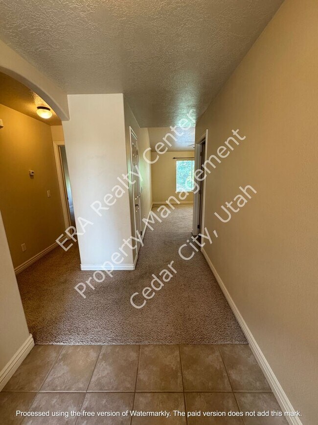 Building Photo - 1434 Southern View Dr