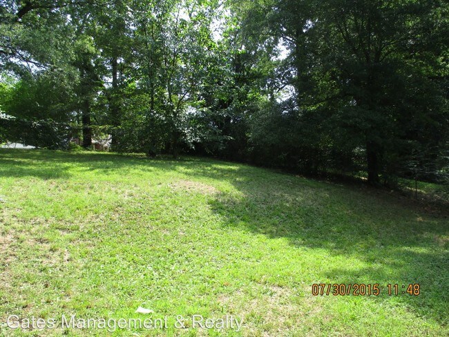 Building Photo - 212 Red Oak Ave
