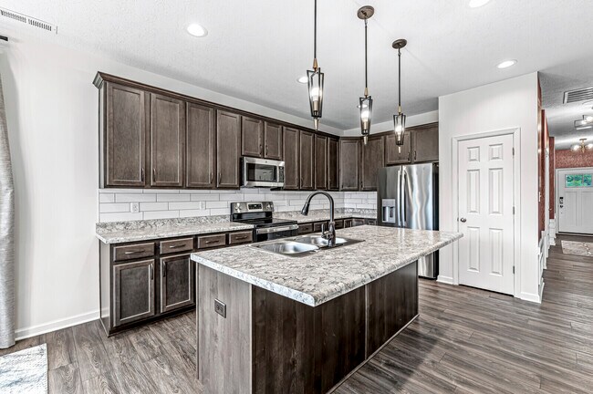Building Photo - 9442 Orchard Cove Dr