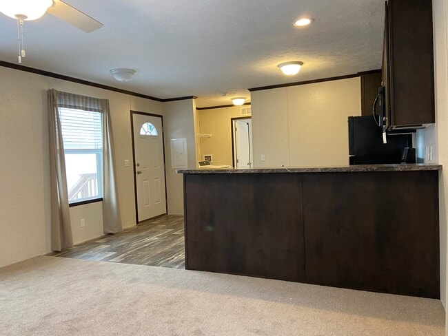 Building Photo - 195 Birch