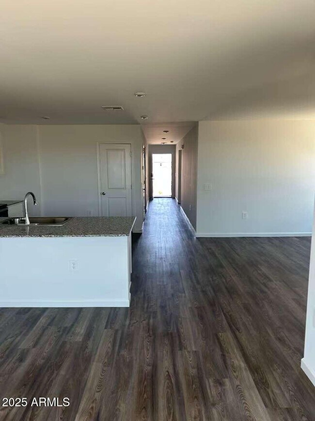 Building Photo - 830 Maricopa Rd