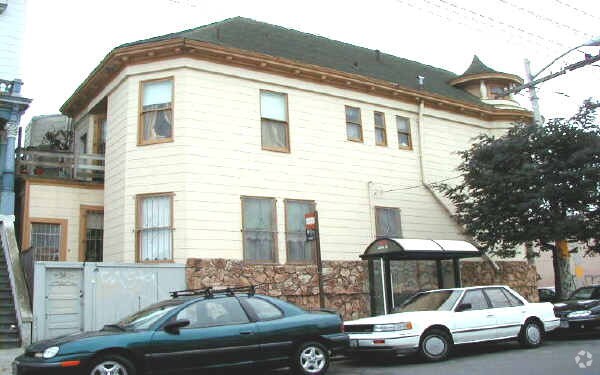 Building Photo - 742 Central Ave