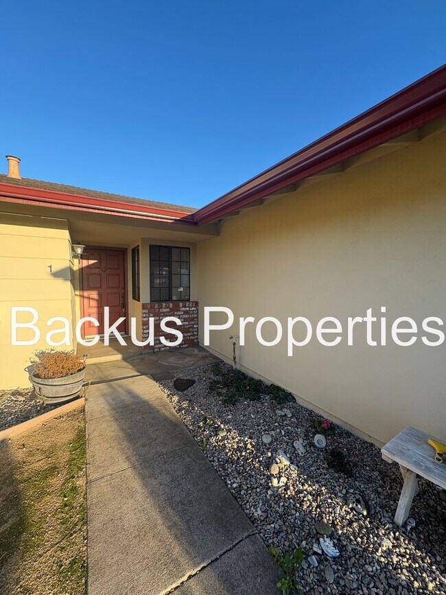 Building Photo - Well maintained three bedroom home in Laurel West