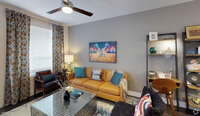 Building Photo - 1 br, 1 bath Apartment - 1500 Sunset Blvd 317