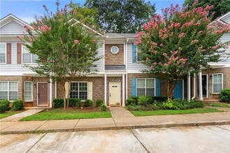 Building Photo - 2525 Walden Lake Dr