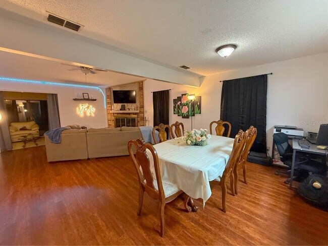 Foto del edificio - 35058 Whispering Oaks Blvd
