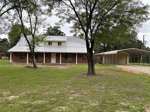 Building Photo - 8049 Forest Hills Dr