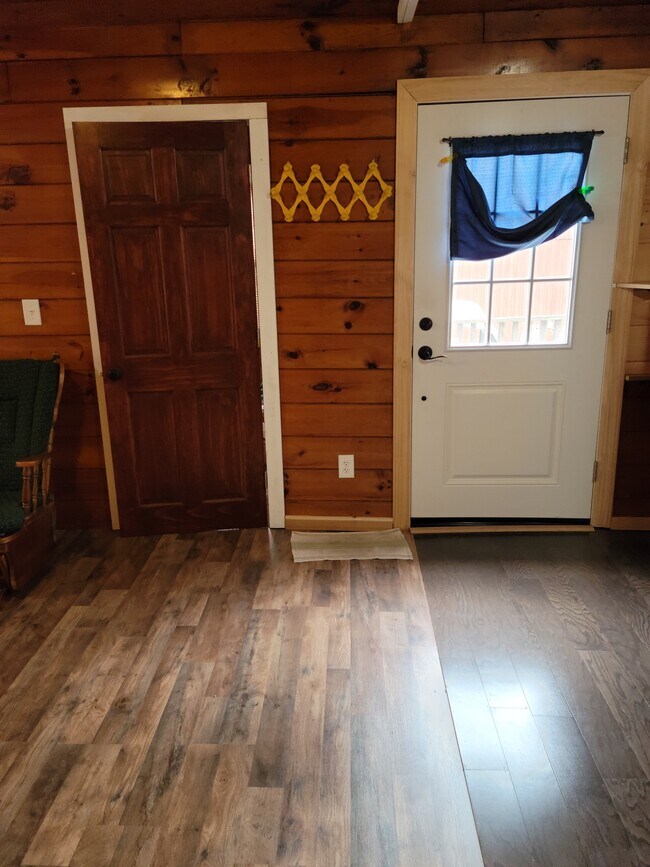 Dormitorio junto a la puerta principal - 286 Mount Vernon Rd