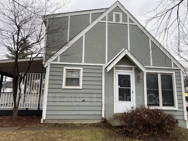 Building Photo - 871 Valencia Ave