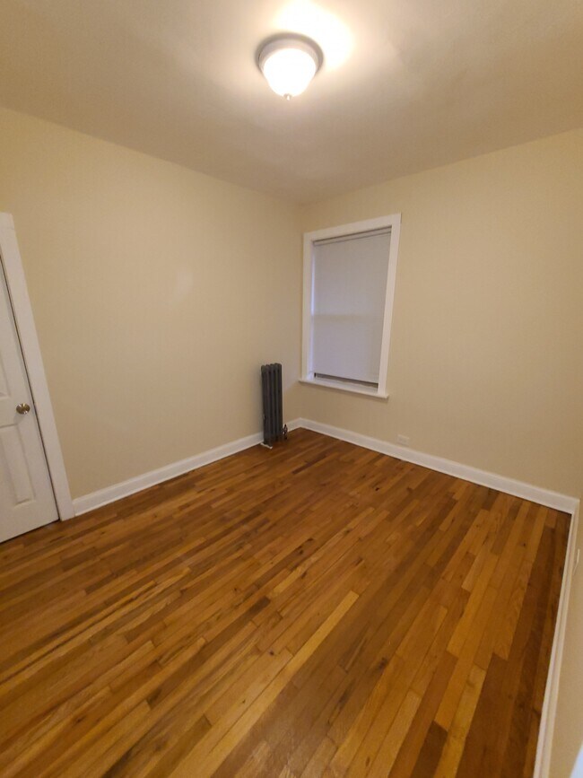 Foto del edificio - 4037 N Kedvale Ave