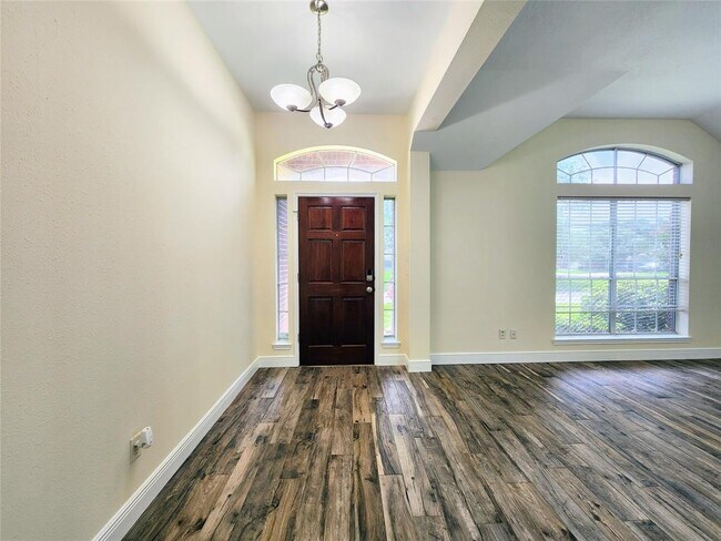 Foto del edificio - 25807 Elmley Pl