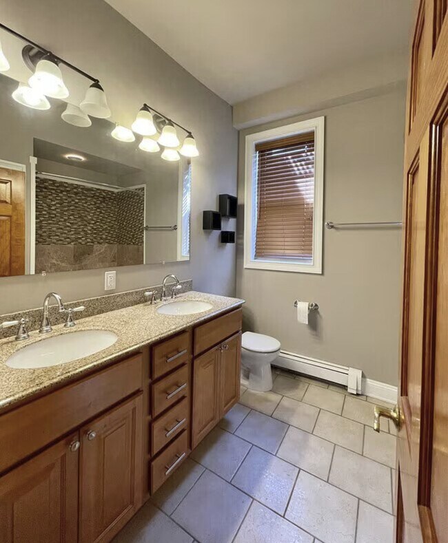 Baño - 81 Cannon St