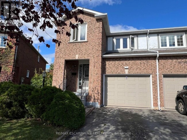 Photo du bâtiment - 125 Hopewell Rd