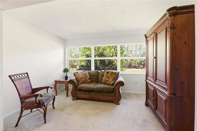 Foto del edificio - 101 Forest Lakes Blvd