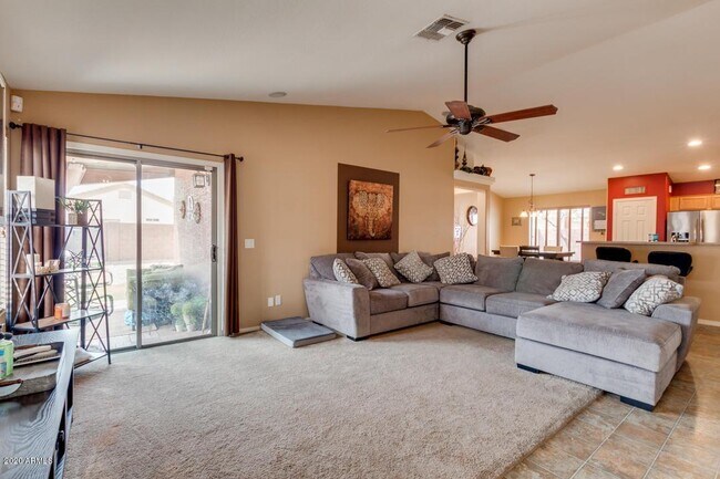 Foto del edificio - 1771 E San Xavier Dr