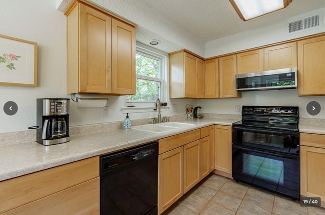 Building Photo - 11700 Sweetwater Trl