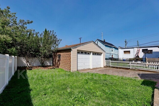 Building Photo - 10 Comfort Pl