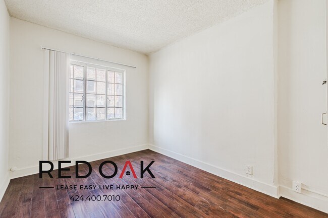 Foto del edificio - 259 S Harvard Blvd