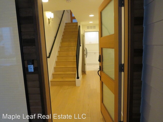 Building Photo - 3 br, 3.5 bath House - 315 4th Ave