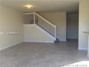 Building Photo - 9606 Town Parc Cir N