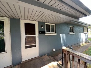 Building Photo - 8 Parkwood Ave