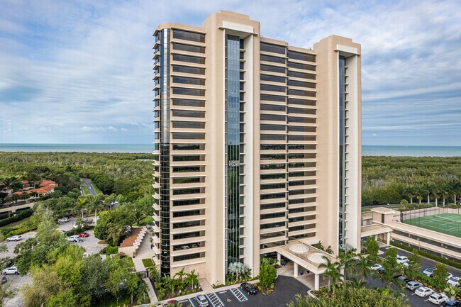 St. Pierre At Pelican Bay Condo