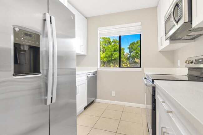 Building Photo - 400 Nottingham Cir