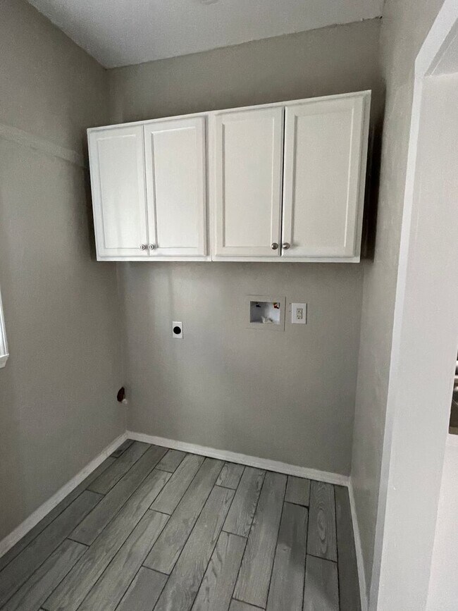Building Photo - 409 Jackson