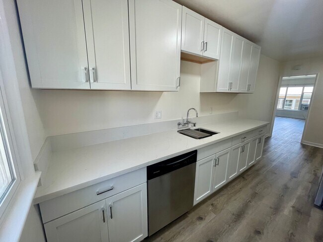 Foto del edificio - 1846 N Kingsley Dr