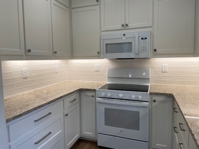 Building Photo - 861 Hickory Dr SW