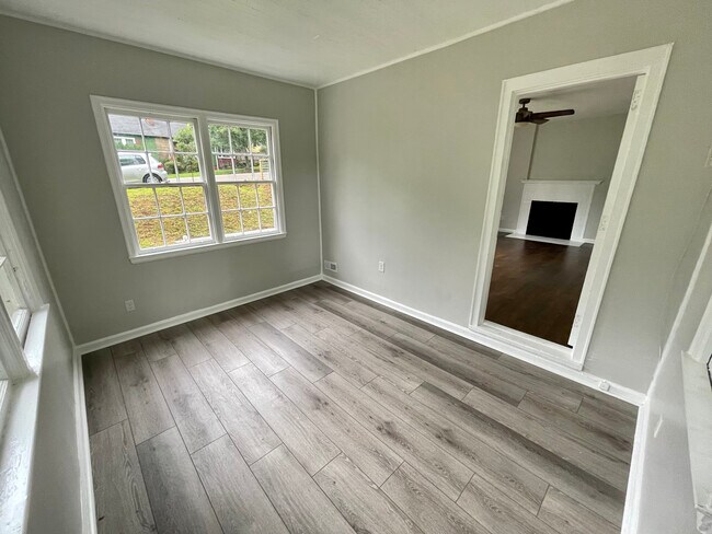 office - 447 Erin Ave SW