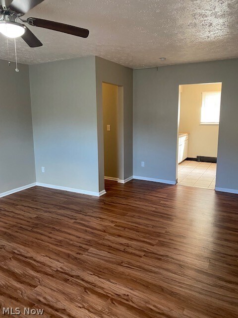 Building Photo - 841 Moyer Ave