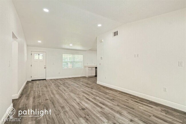 Foto del edificio - 4 br, 2 bath House - 2625 Nova Drive UNIT