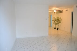 Building Photo - 845 Augusta Dr