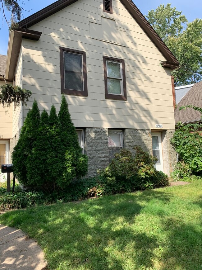 Building Photo - 3508 3rd St NE