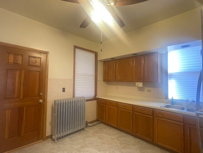 Foto del edificio - 1446 E 76th St